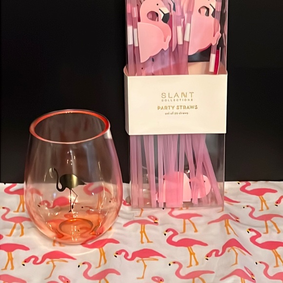 flamingo gift bundle: acrylic stemless wine, dishtowel, 3-D flex straw x20-NWT - Picture 2 of 13